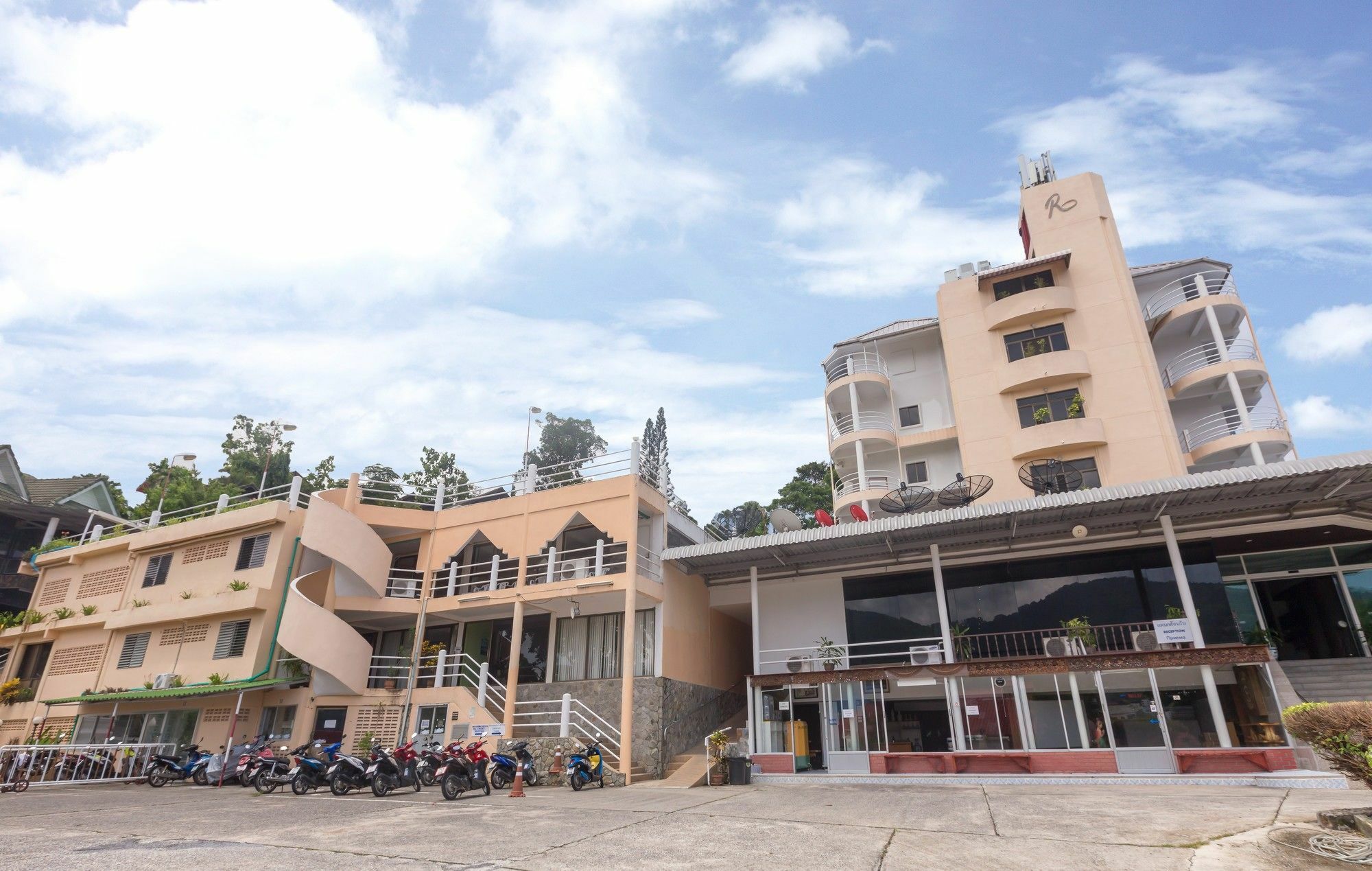 Patong 7Days Premium Hotel Phuket Exterior photo