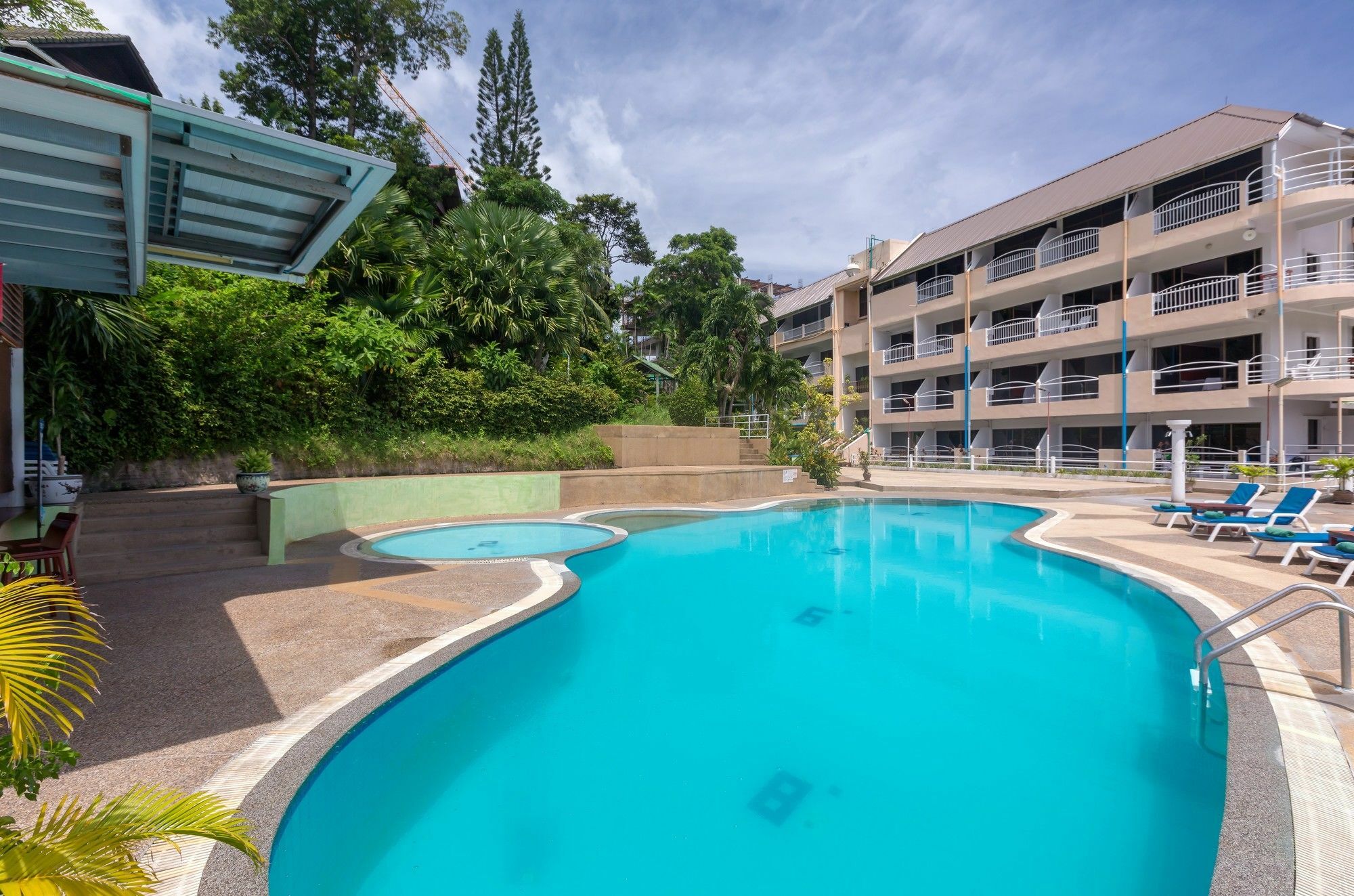 Patong 7Days Premium Hotel Phuket Exterior photo